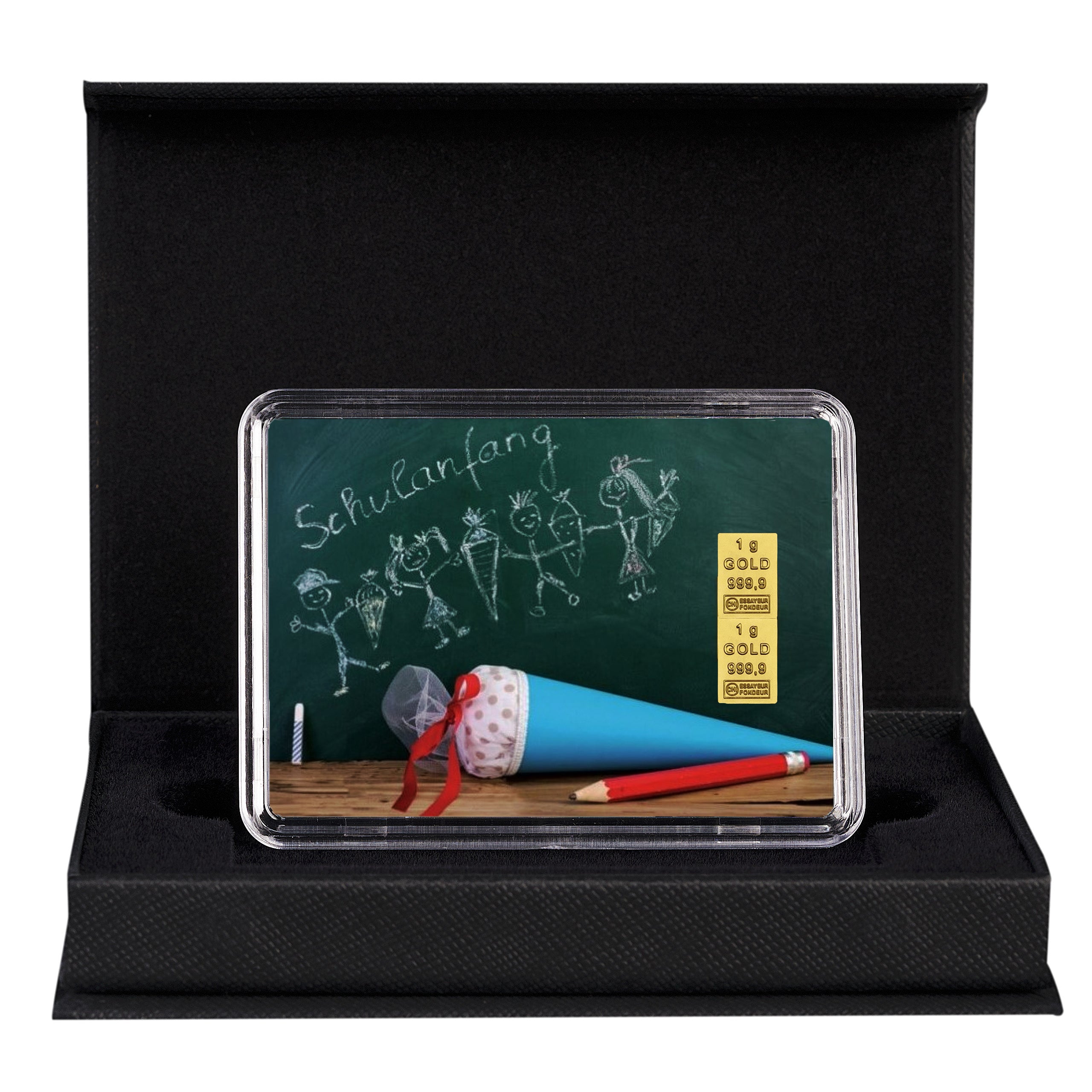Goldgeschenk zur Einschulung – 2g Goldbarren Schulanfang mit Tafel-Motiv und Schultüte in eleganter Geschenkbox